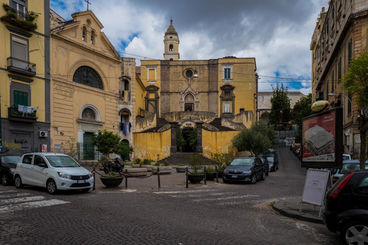 Art Suite Nel Cuore Di Napoli Exterior foto