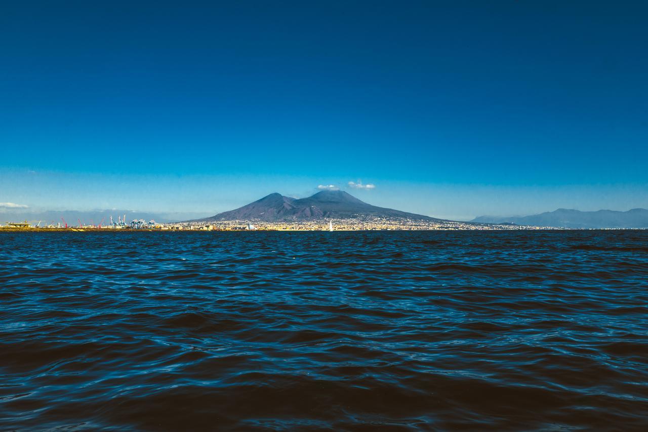 Art Suite Nel Cuore Di Napoli Exterior foto