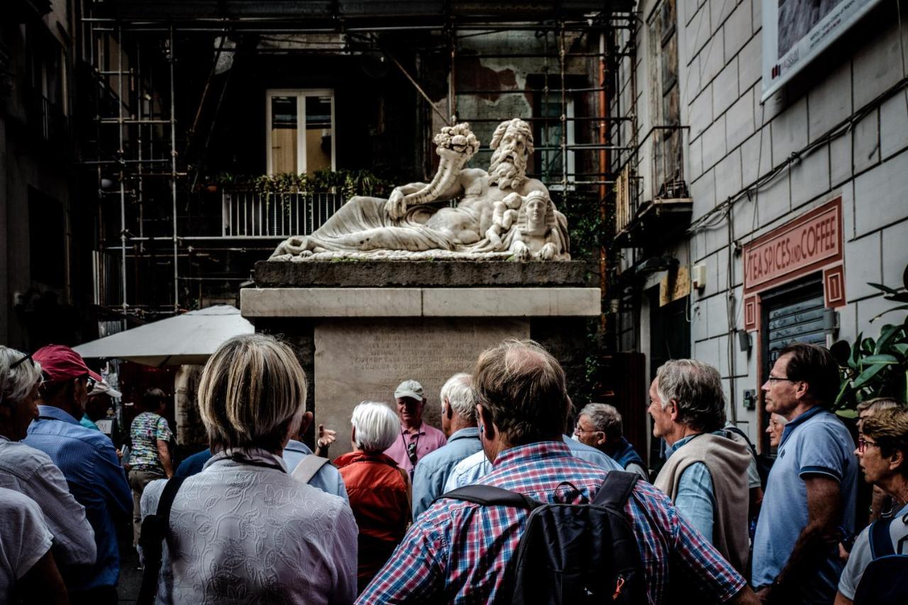 Art Suite Nel Cuore Di Napoli Exterior foto