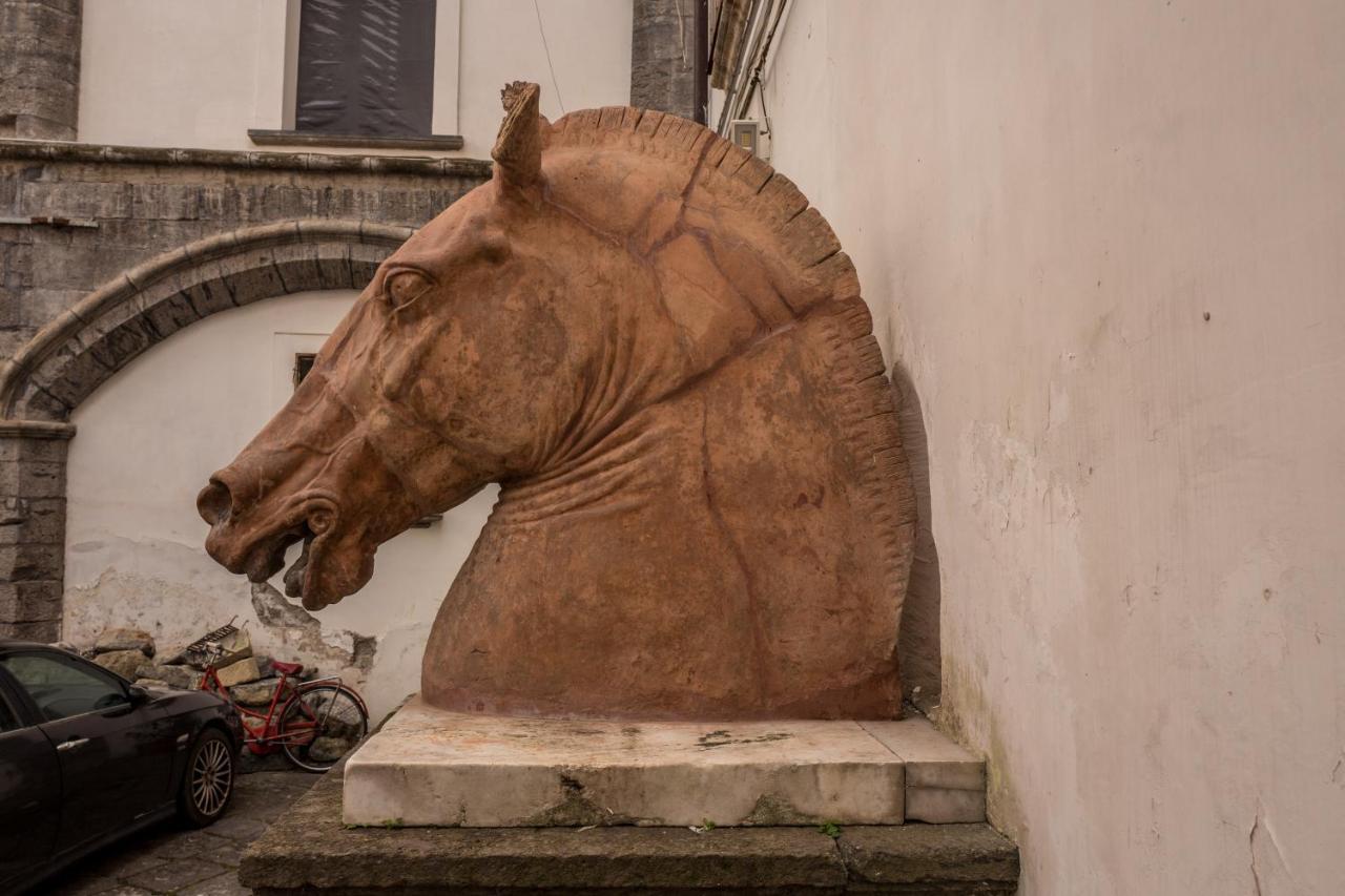 Art Suite Nel Cuore Di Napoli Exterior foto